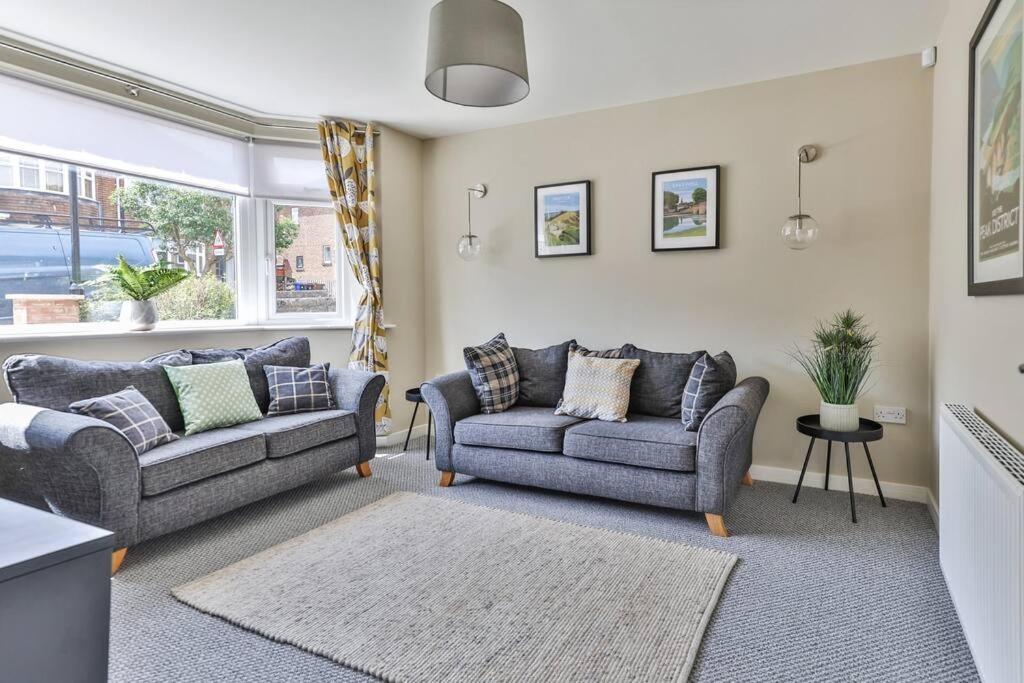 Elegant Retreat Nook At Peak District Gateway Holiday home *